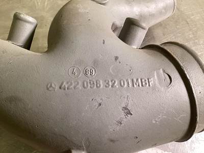 Mercedes-Benz A 422 098 32 01 USED