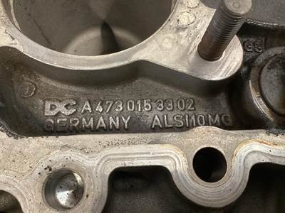 Mercedes-Benz A 473 015 33 02 USED