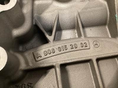 Mercedes-Benz A 906 015 29 02 USED