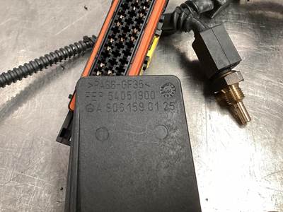 Mercedes-Benz A 906 159 01 25 USED