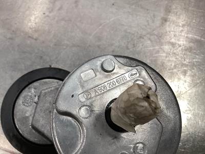 Mercedes-Benz A 906 200 67 70 USED