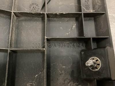 Mercedes-Benz A904 074 12 47 USED