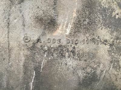 Mercedes-Benz OIL SUMP PAN A9060101113 USED