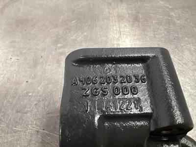 Mercedes-Benz WATER PUMP CONNECTION A9062032036 USED