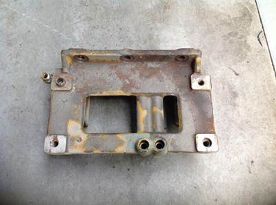 Mitsubishi BRACKET, INJ PUMP 3756121100 USED