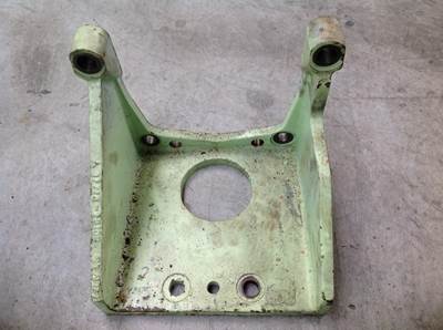 Mitsubishi BRACKET, MOUNTING 3771410100 USED