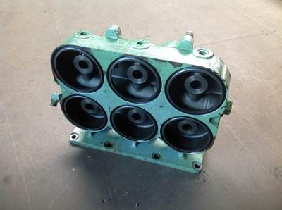 Mitsubishi BRACKET, OIL FILTER 3744020100 USED