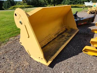 John Deere AT408058 4-in-1 Bucket