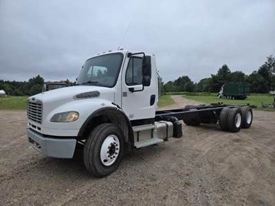 Freightliner M2 106 Cab & Chassis Truck