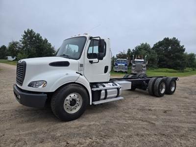 Freightliner M2 112 Cab & Chassis Truck
