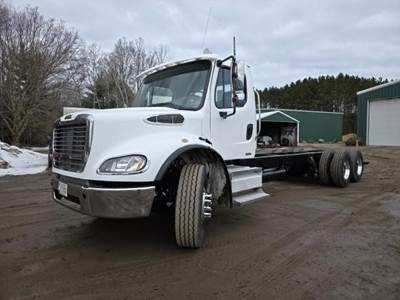 Freightliner M2 112 Cab & Chassis Truck