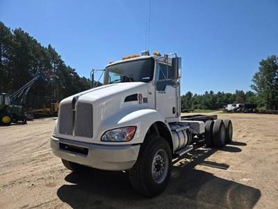 Kenworth T370 Cab & Chassis Truck
