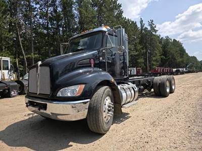Kenworth T370 Cab & Chassis Truck