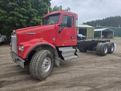 Kenworth W900 Cab & Chassis Truck