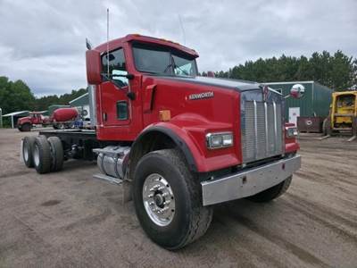 Kenworth W900 Cab & Chassis Truck