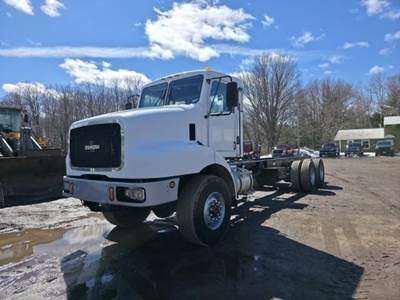 Oshkosh F2146 Cab & Chassis Truck