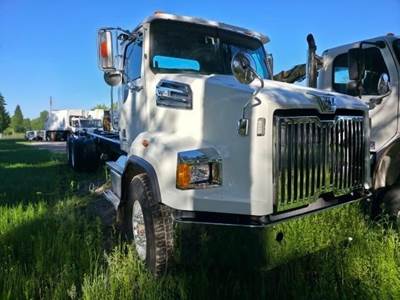 Western Star 4700 Cab & Chassis Truck