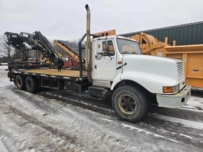 International 2674SF Crane Truck - 2002 PM 34S LC Knuckle Boom Crane