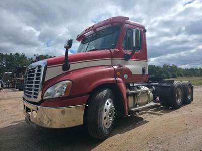 Freightliner Cascadia 125 Day Cab Truck