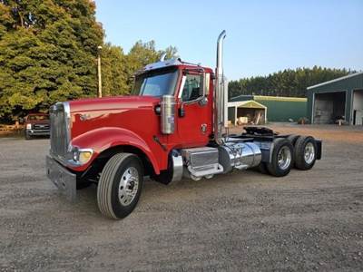 International 9900 Day Cab Truck