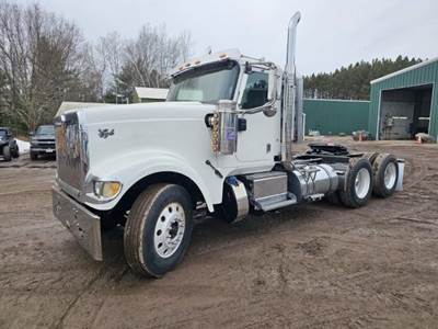 International 9900 Day Cab Truck