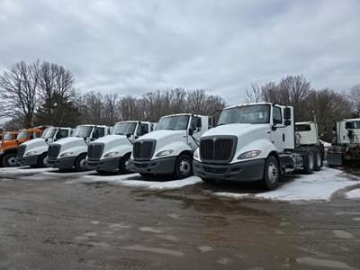 International RH Day Cab Truck