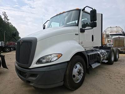 International RH Day Cab Truck