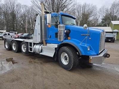 Kenworth T800 Day Cab Truck