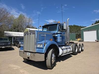 Kenworth W900 Day Cab Truck