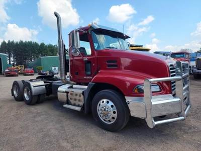 Mack Pinnacle CXU613 Day Cab Truck