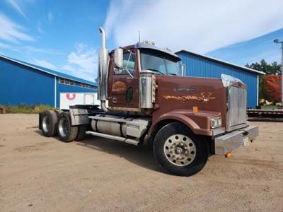 Western Star 4900FA Day Cab Truck