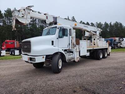 Oshkosh F2146 Digger Derrick Truck - 2002 Terex GENERAL 54 Digger Derrick