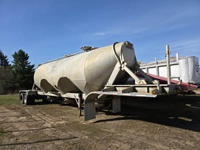 Heil Dry Bulk / Pneumatic Tank Trailer