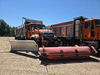 Mack Granite GU713 Dump Truck