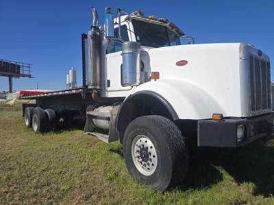 Peterbilt 357 Flatbed Truck