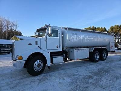Peterbilt 385 Fuel & Lube Truck