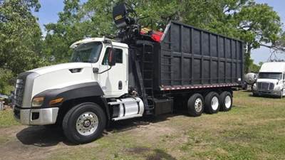 Caterpillar CT660S Grapple Truck