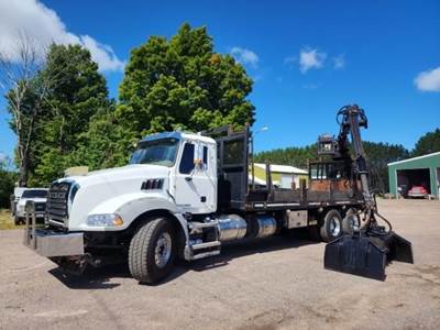 Mack Granite GU813 Grapple Truck