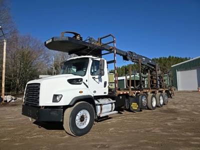 Freightliner 114SD Logging Truck