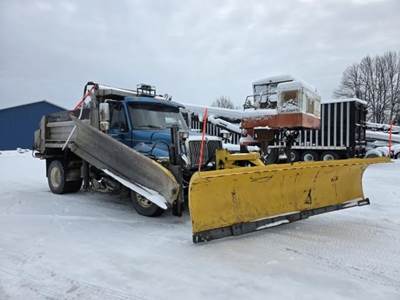 International WorkStar 7400 Plow / Spreader Truck