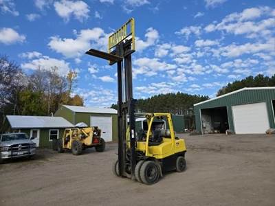 Hyster H90FT Pneumatic Tire Forklift