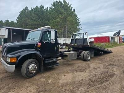 International 4700 Rollback Tow Truck