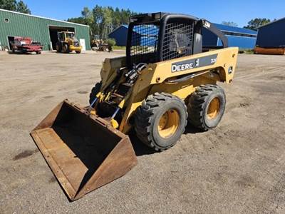John Deere 328 Skid Steer