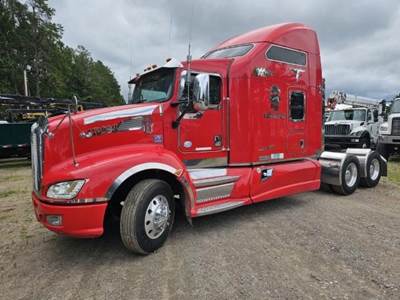 Kenworth T660 Sleeper Semi Truck