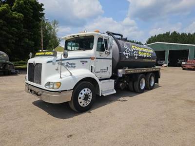 International 9200 Vacuum Truck