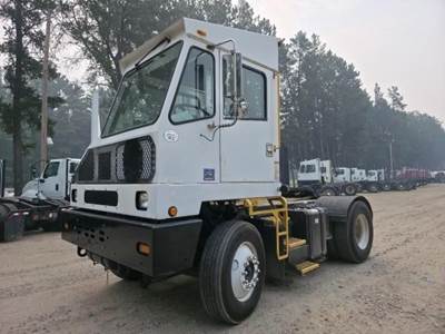 Capacity Yard Spotter Truck