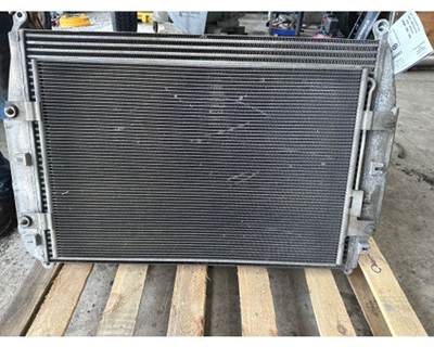 Freightliner Cascadia 126 A/C Condenser