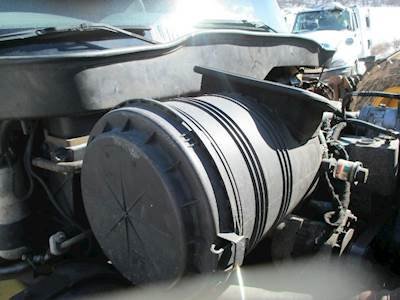 International 4300 Air Cleaner / Air Filter Housing