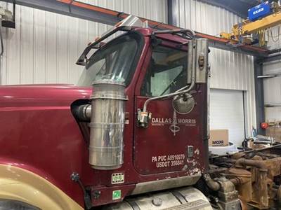 International 5900i Air Cleaner / Air Filter Housing