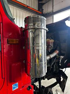 International 9900i Right Air Cleaner / Air Filter Housing